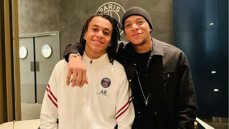 Ethan Mbappe (kiri) dan Kylian Mbappe (kanan)  (twitter.com/Ethanmbappe7)