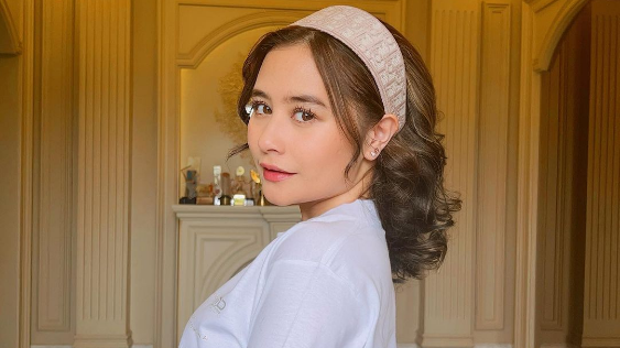 Prilly Latuconsina, artis yang alami OCD. (Instagram/prillylatuconsina96)