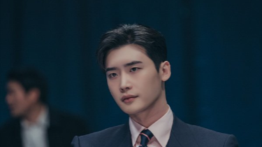 Lee Jong-Suk dalam Big Mouth [hancinema]