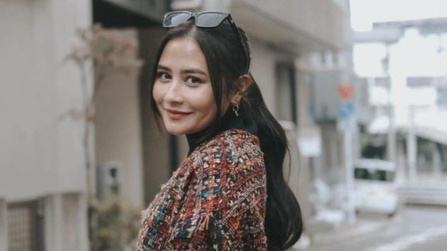 Potret Prilly Latuconsina (Instagram/@prillylatuconsina96)