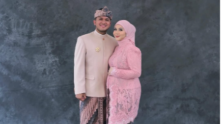 Baby Bump Kesha Ratuliu di Kehamilan Ketiga.