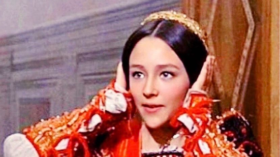 Biodata dan Profil Olivia Hussey.