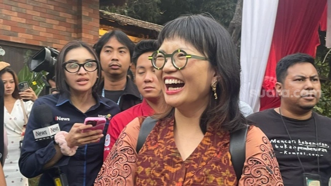 Guru Besar Tsinghua University, Stella Christie usai mengikuti pembekalan calon wamen di Hambalang, Kamis (17/10/2024). (Suara.com/Bagaskara)