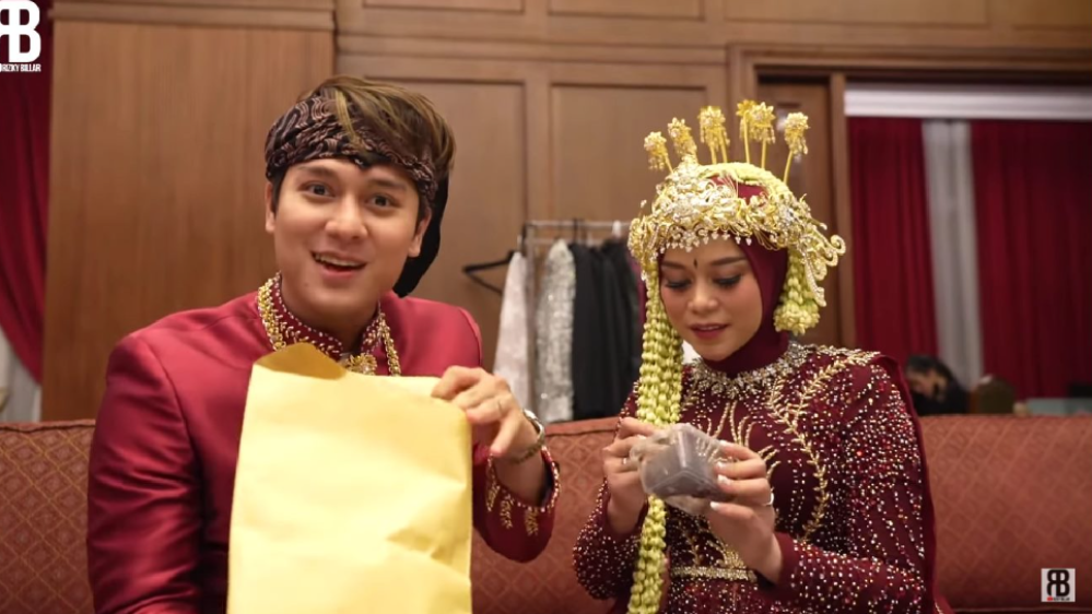 Artis Dapat Uang Dari Doni Salmanan (YouTube/Rizky Billar)