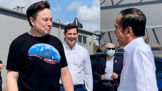 Jokowi Memakai Kemeja dan Elon Musk Lebih Santai dengan Kausnya (Twitter/setkabgoid)